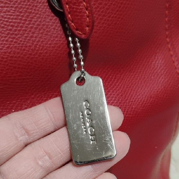Authentic Coach Red Leather Turn Lock Tote Bag Gently Used - Picture 3 of 16